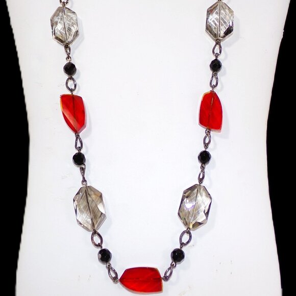 Red, black and gray glass bead necklace an earring set made with gray oval links - Picture 5 of 12